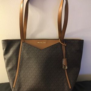 💲1️⃣0️⃣0️⃣‼️⭐️EUC‼️Michael Michael Kors Tote‼️⭐️